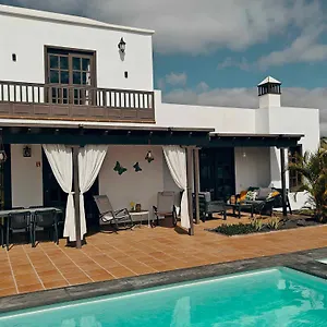 https://casa-del-sol-naciente-heated-pools-wifi.in-canary-islands.com